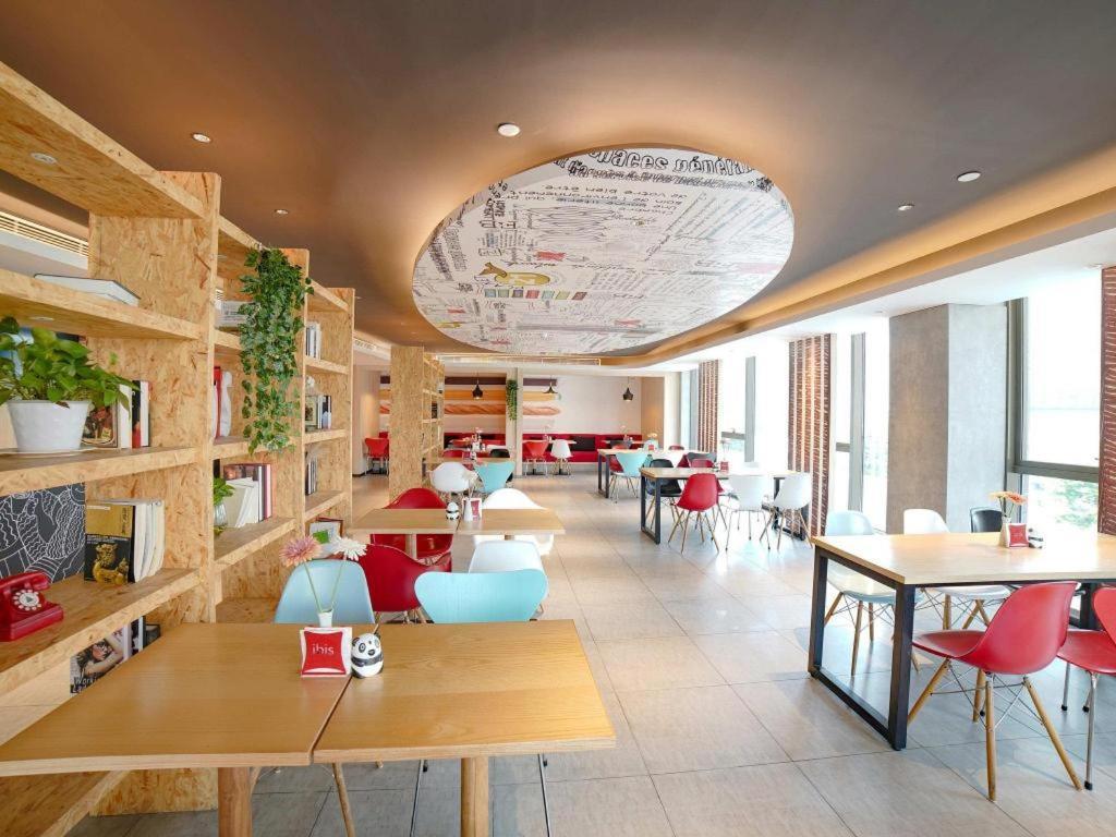 宜必思成都春熙路蜀都大厦酒店 外观 照片